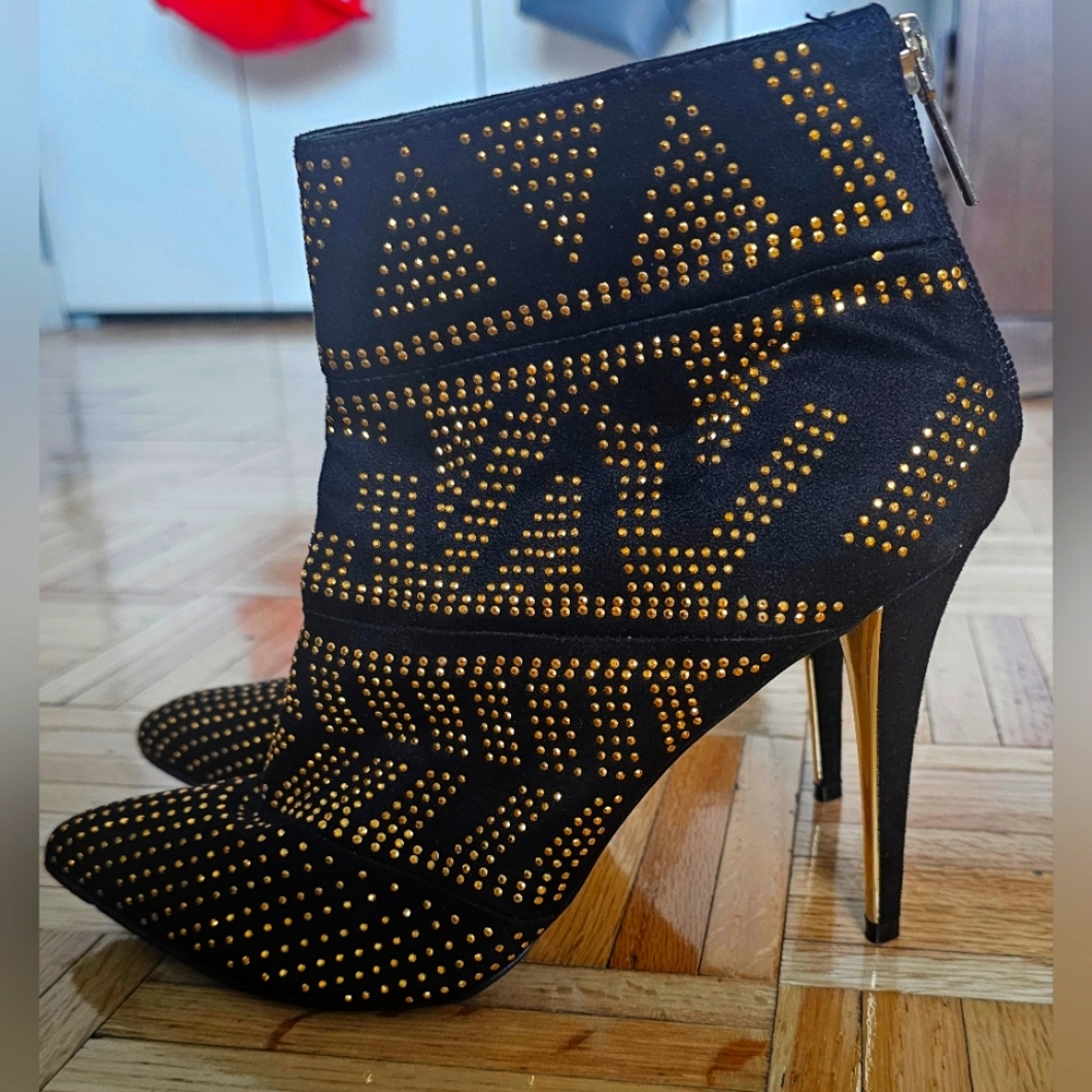 THALIA SODI Alejandra Gold Studded Ankle Bootie 8 Black Cocktail Party